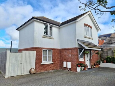3 Bedroom Detached House For Sale In Knightsdale Road