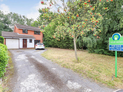 3 Bedroom Detached House For Sale In Wolverhampton, Staffordshire