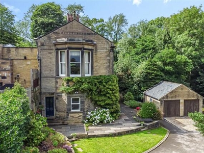 3 Bedroom House For Sale In Huddersfield, West Yorkshire