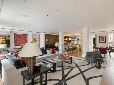 3 Bedroom Penthouse For Sale In London