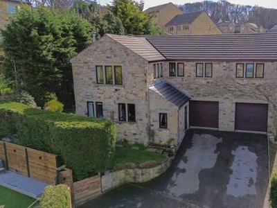 4 Bedroom Detached House For Sale In Clayton West, Huddersfield