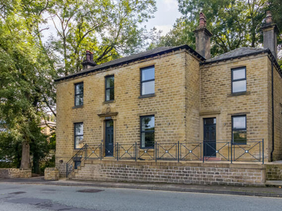 5 Bedroom Detached House For Sale In Slaithwaite, Huddersfield