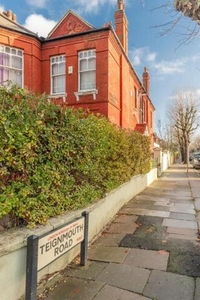 8 Bedroom Semi-detached House For Sale In Mapesbury Estate, London