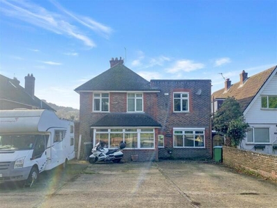 4 Bedroom House Worthing West Sussex