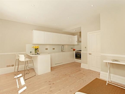 1 bedroom property to let in Trinity Road London SW17