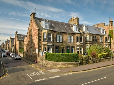 3 bed double upper flat for sale in Shandon