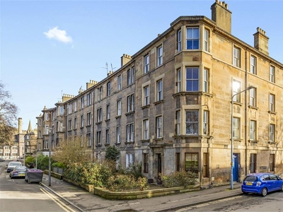 3 bed second floor flat for sale in Marchmont