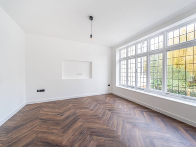 Flat in Teignmouth Road, Mapesbury Estate, NW2