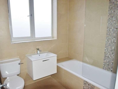 1 bed flat to rent in Finchley Road,
NW11, London