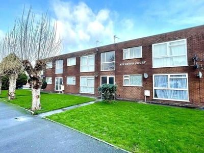 1 Bedroom Flat For Sale In Colwyn Bay, Conwy