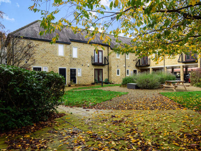 2 Bedroom Flat For Sale In North Yorkshire, Uk