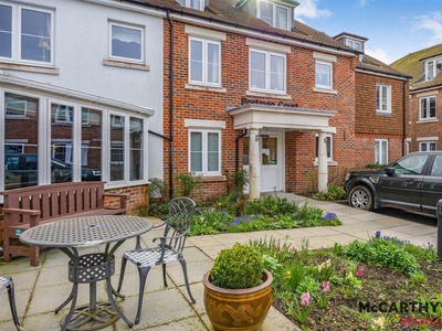 2 Bedroom Retirement Apartment For Sale in Uckfield, East Sussex