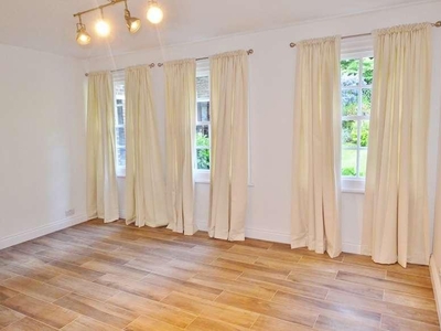 3 bed flat to rent in Corringham Road,
NW11, London