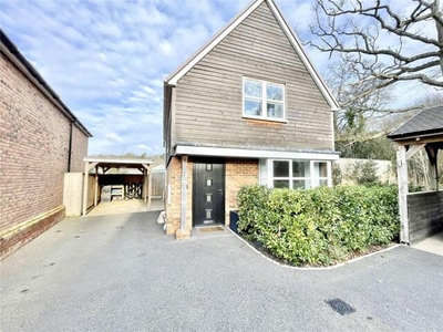 3 Bedroom Detached House For Sale In Christchurch, Hampshire