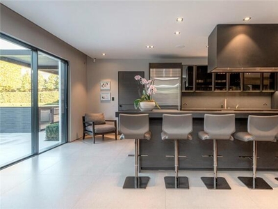 4 Bedroom Detached House For Sale In Cobham, London