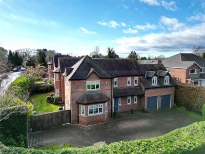 5 Bedroom House Halebarns Trafford