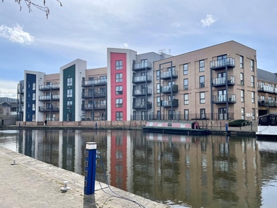 The Waterfront, Wharf Road, Chelmsford - 2 bedroom apartment