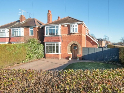 3 bedroom detached house for sale in Tickhill Road, Balby, Doncaster, DN4