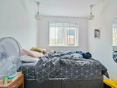 2 Bedroom Mews To Rent