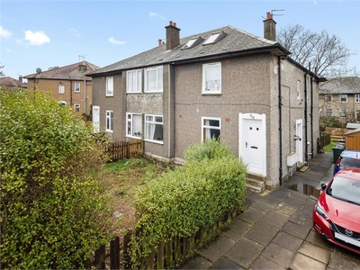 3 bed lower flat for sale in Colinton Mains