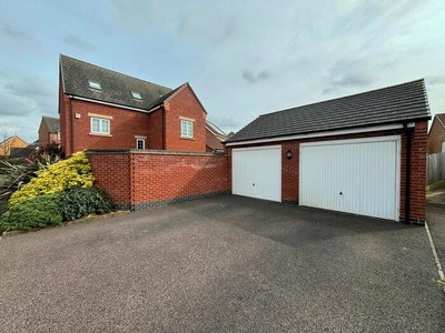 6 Bedroom Detached House For Sale