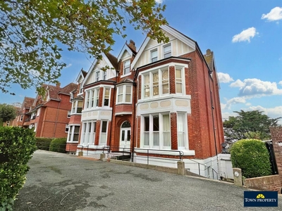 2 bedroom flat for sale in St. Johns Road, Eastbourne, BN20