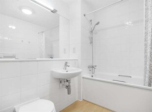 1 bed flat to rent in Plough Close,
NW10, London