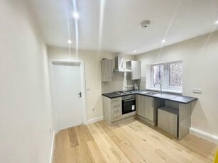 1 bedroom flat to rent London, E11 4PB
