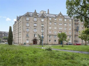2 bed second floor flat for sale in Leith Links