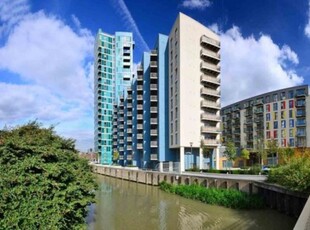 2 bedroom apartment to rent London, E15 2PR