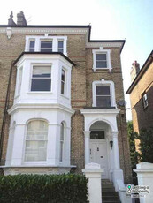 2 Bedroom Flat For Rent In Surbiton, London