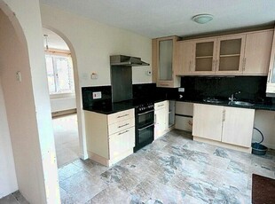 2 Bedroom Semi-Detached House To Rent