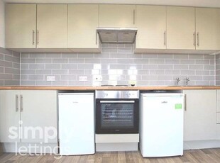 3 bed flat to rent in Walpole Terrace,
BN2, Brighton