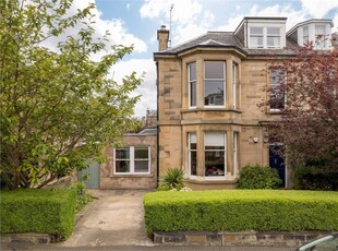 3 bed lower flat for sale in Newington