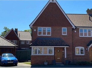 3 Bedroom End Of Terrace House For Sale In Wokingham