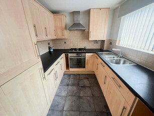 3 Bedroom Flat To Rent