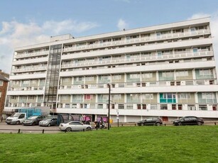 3 bedroom flat to rent Shadwell, Aldgate, E1 0LW