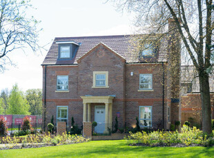 4 Bedroom Detached House For Sale In Beaconsfield