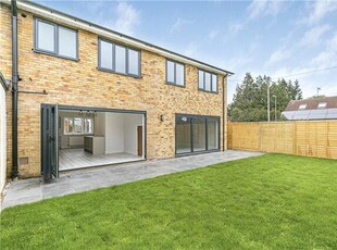 4 Bedroom End Of Terrace House For Sale In Addlestone, Surrey
