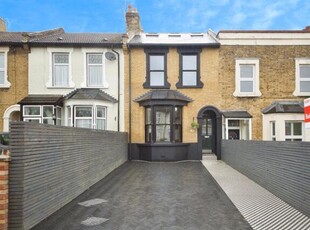 4 Bedroom Semi-detached House For Sale In Leytonstone, London