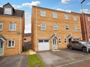 4 Bedroom Semi-detached House For Sale In Lofthouse, Wakefield