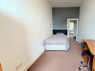 5 Bedroom Flat To Rent