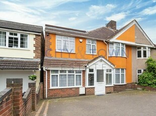 5 Bedroom Semi-detached House For Rent In Welling, Kent