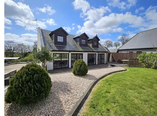 6 bed detached house for sale in Lugton