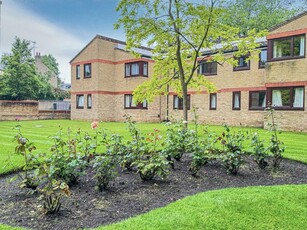 1 bedroom apartment for sale in Beaulands Close, CB4
