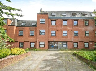 1 bedroom flat for sale in Cromwell Square, Ipswich, IP1
