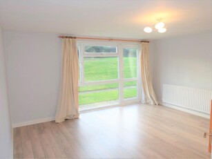 1 bedroom ground floor flat for rent in Merrow Court, Levylsdene, Guildford, Surrey, GU1
