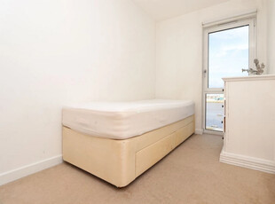 1 bedroom house for rent in Barge Walk , London, SE10