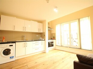 2 bedroom apartment for rent in High Street, Crouch End, London, N8