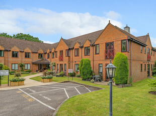 2 bedroom apartment for sale in Ashley Gardens, Shalford, Guildford, Surrey, GU4
